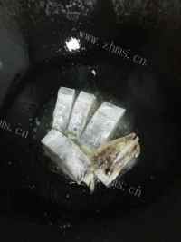 美味的香煎带鱼做法图解3)