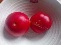 美味的番茄鲫鱼汤做法图解3)