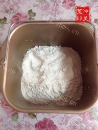 自制玫瑰花面包做法图解3)