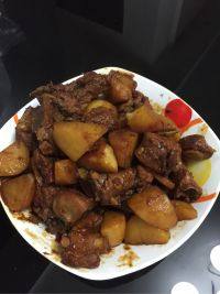美味的土豆烧排骨