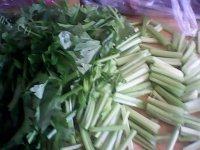口感好的芹菜炒肉做法图解2)