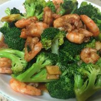 家常菜虾仁炒西兰花