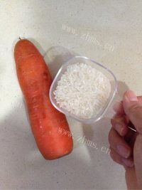 香气浓郁的三文鱼蔬菜粥做法图解2)