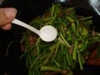 肉丝炒芹菜自制