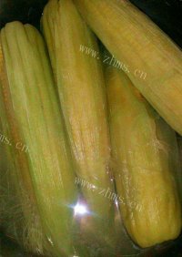 煮玉米做法图解3)