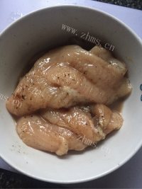 开胃的爆浆鸡排做法图解2)