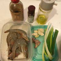 美味的茄汁焖大虾做法图解1)