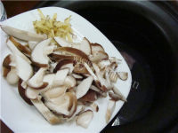 美味的香菇瘦肉粥做法图解3)