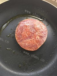 美味的香煎牛排做法图解2)