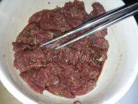 家常菜酸菜炒牛肉做法图解1)
