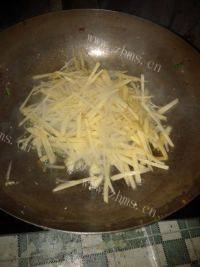健康美食之炒土豆丝做法图解5)