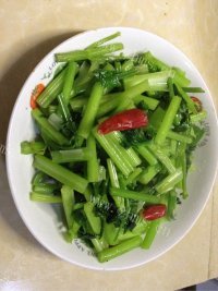家常菜炒芹菜