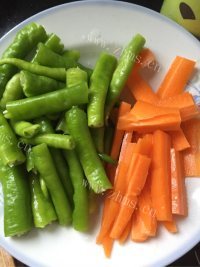 家常菜青椒炒肉片做法图解2)