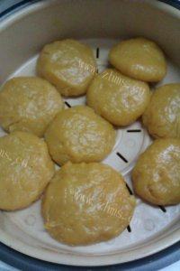 口味极佳的蒸南瓜饼做法图解10)