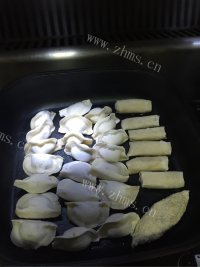 美味的水煎饺做法图解3)