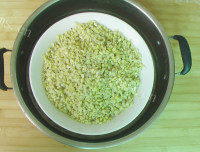 多吃美食清凉绿豆糕做法图解5)