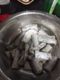 色味俱佳的红烧带鱼做法图解1)