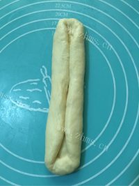 自制鲜奶雪露面包做法图解14)