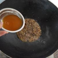 美味的香菇肉酱拌面做法图解9)