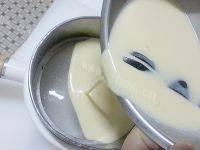 自制焦糖炼乳布丁做法图解7)