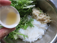 爽口凉拌苦菊金针菇做法图解11)