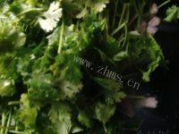 家常菜香菜炒肉丝做法图解6)