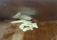 家常菜四季豆炒腊肠做法图解3)