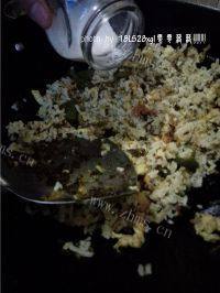 酸菜鸡蛋炒饭做法图解12)