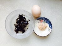 美味的紫菜虾皮蛋花汤做法图解2)
