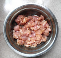 家常白花菜炒瘦肉做法图解3)