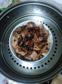 好吃的腐乳豆豉鸡翅煲做法图解10)