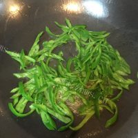 好吃的尖椒炒鸡蛋做法图解7)