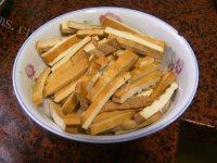 家常菜肉炒香干做法图解1)