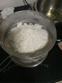 回味无穷的八寸戚风蛋糕做法图解5)