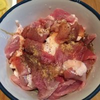 诱人的小酥肉蒸碗做法图解3)