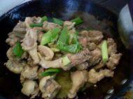 爽口的鸭肉炖土豆做法图解4)