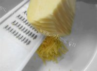 色泽鲜亮的土豆饼做法图解1)