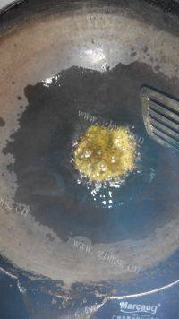 口感不错的猪肉炖萝卜做法图解7)