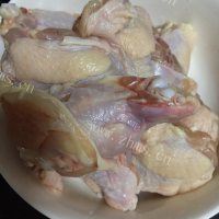 美味的炸鸡翅根做法图解1)