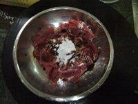 菠萝蜜炒牛肉做法图解2)