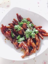 营养丰富的红烧鸡爪做法图解13)