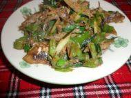家常菜爆炒小鱼干