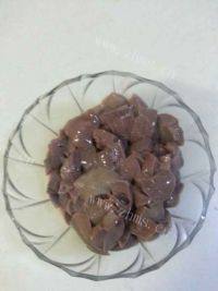 开胃菜青椒炒腰花做法图解2)
