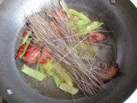 喜欢吃腊肉豆角粉丝煲做法图解6)