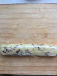 自制蔓越莓饼干做法图解6)