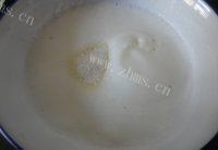 在家做的戚风蛋糕做法图解6)