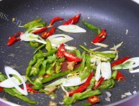 色香味俱全的茭白炒肉丝做法图解7)