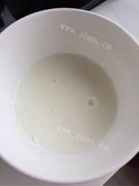 回味无穷的韩国炸酱面做法图解11)