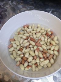 下酒菜椒盐花生米做法图解1)