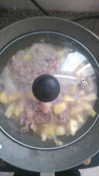 家常菜土豆炖鸡肉做法图解4)